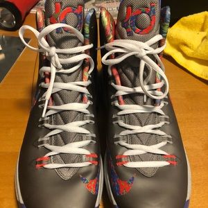 Men’s Kevin Durant Nike Zoom Size 9.5